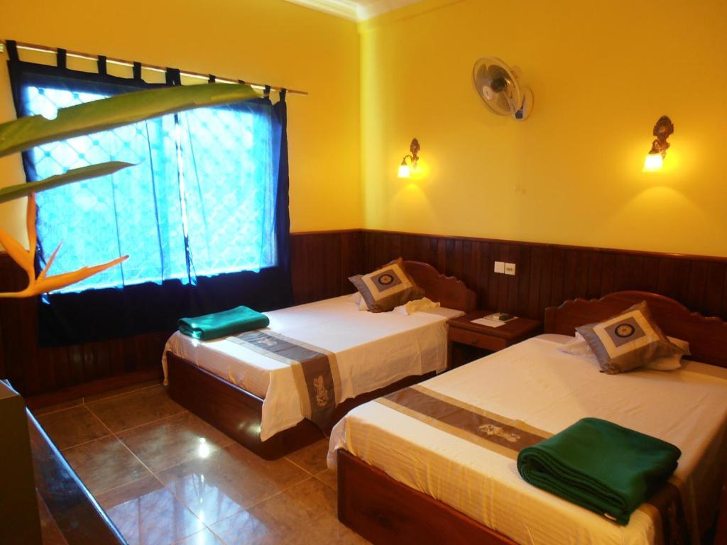 Firefly Guesthouse - The Berlin Angkor Siem Reap Bagian luar foto