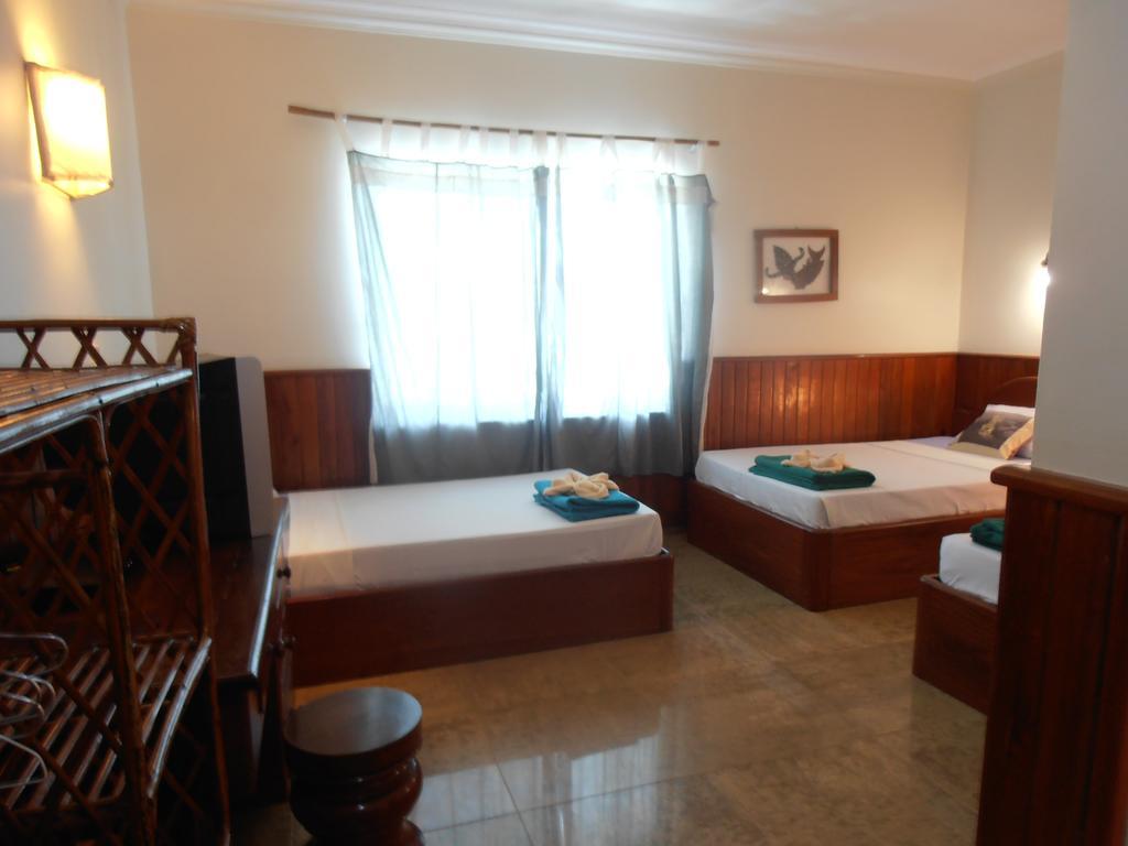Firefly Guesthouse - The Berlin Angkor Siem Reap Bagian luar foto