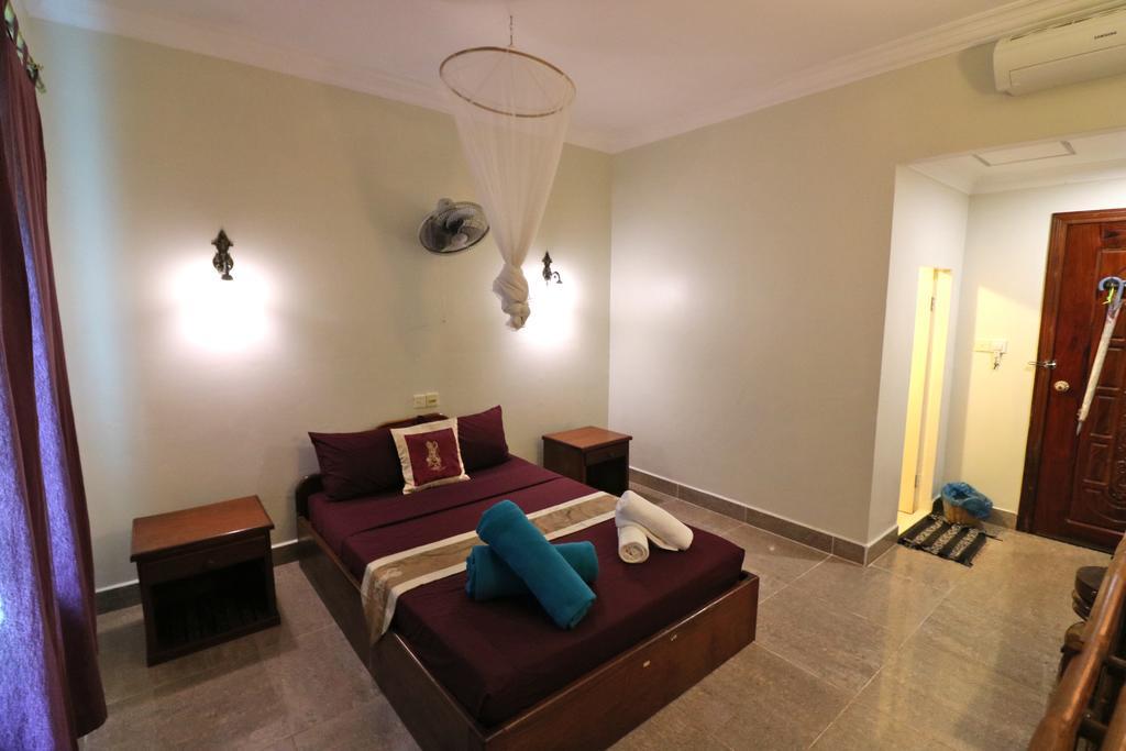 Firefly Guesthouse - The Berlin Angkor Siem Reap Bagian luar foto