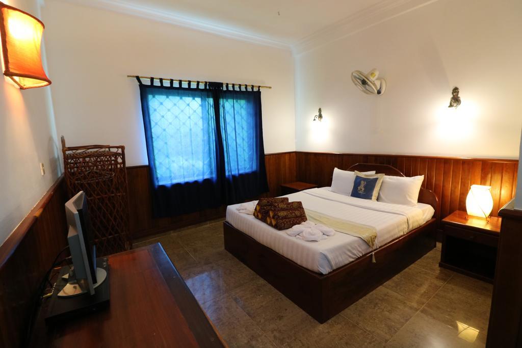 Firefly Guesthouse - The Berlin Angkor Siem Reap Bagian luar foto