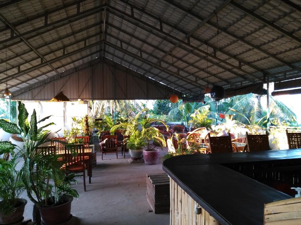 Firefly Guesthouse - The Berlin Angkor Siem Reap Bagian luar foto