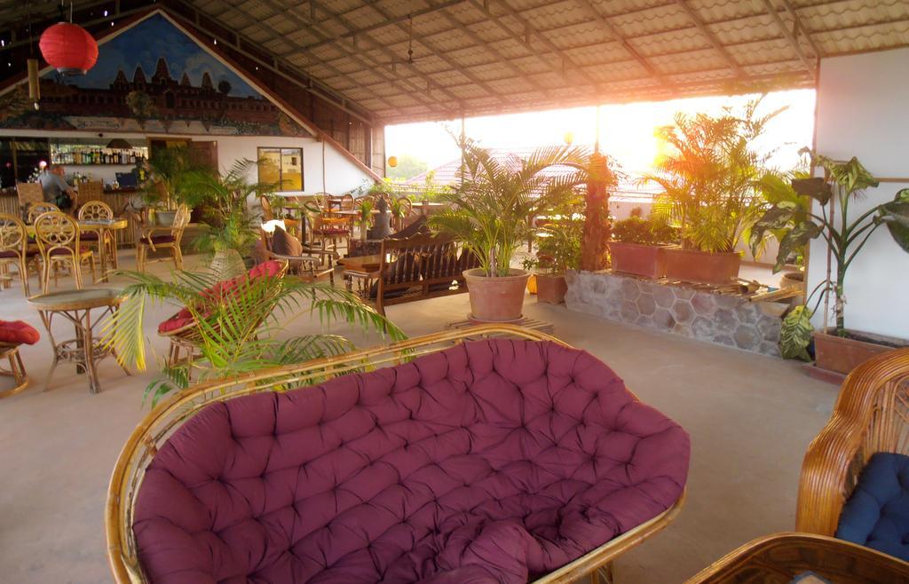 Firefly Guesthouse - The Berlin Angkor Siem Reap Bagian luar foto