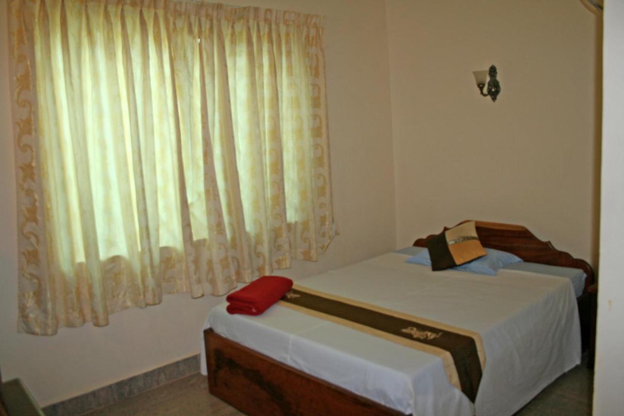 Firefly Guesthouse - The Berlin Angkor Siem Reap Bagian luar foto
